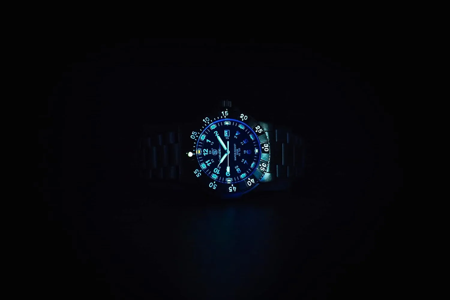 case, Bezel and Strap, 45mm, Stainless Steel & Rubber Strap Smith & Wesson Men's Commander decisive Watch, Tritium H3, 20ATM, Tactical Tough Military Watch, Titanium 