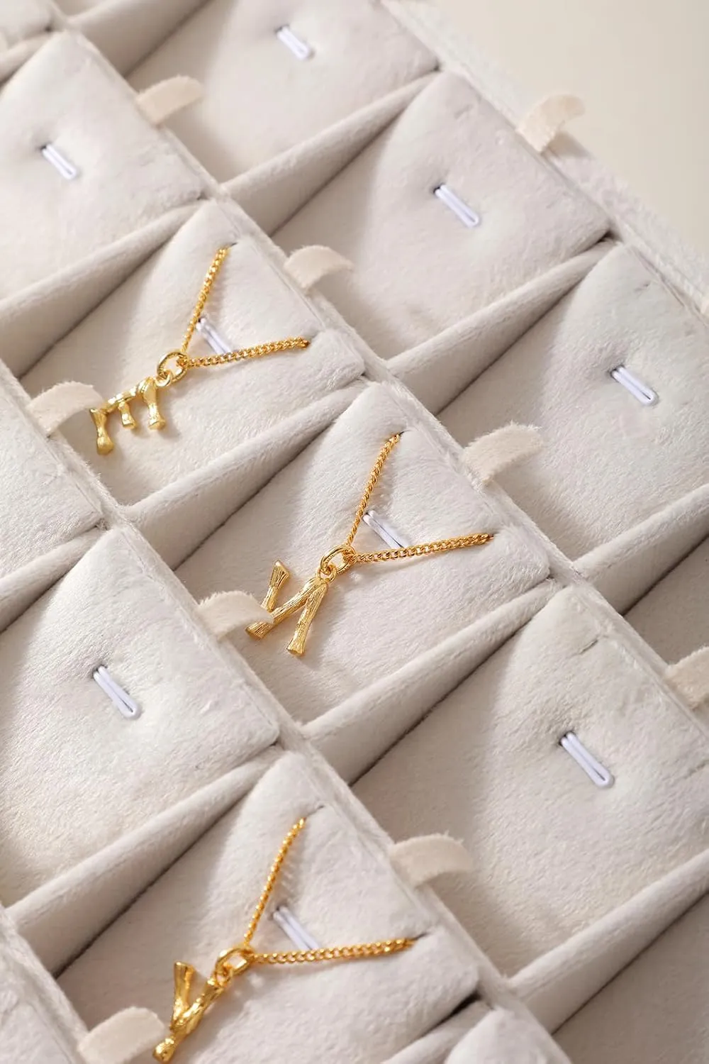 Earrings Organizer,White Necklace Organizer Necklace Display Tray, Velvet finance printmaking ornamental transpose fervor Jewelry Organizer, Premium Pendant Display,Luxury 