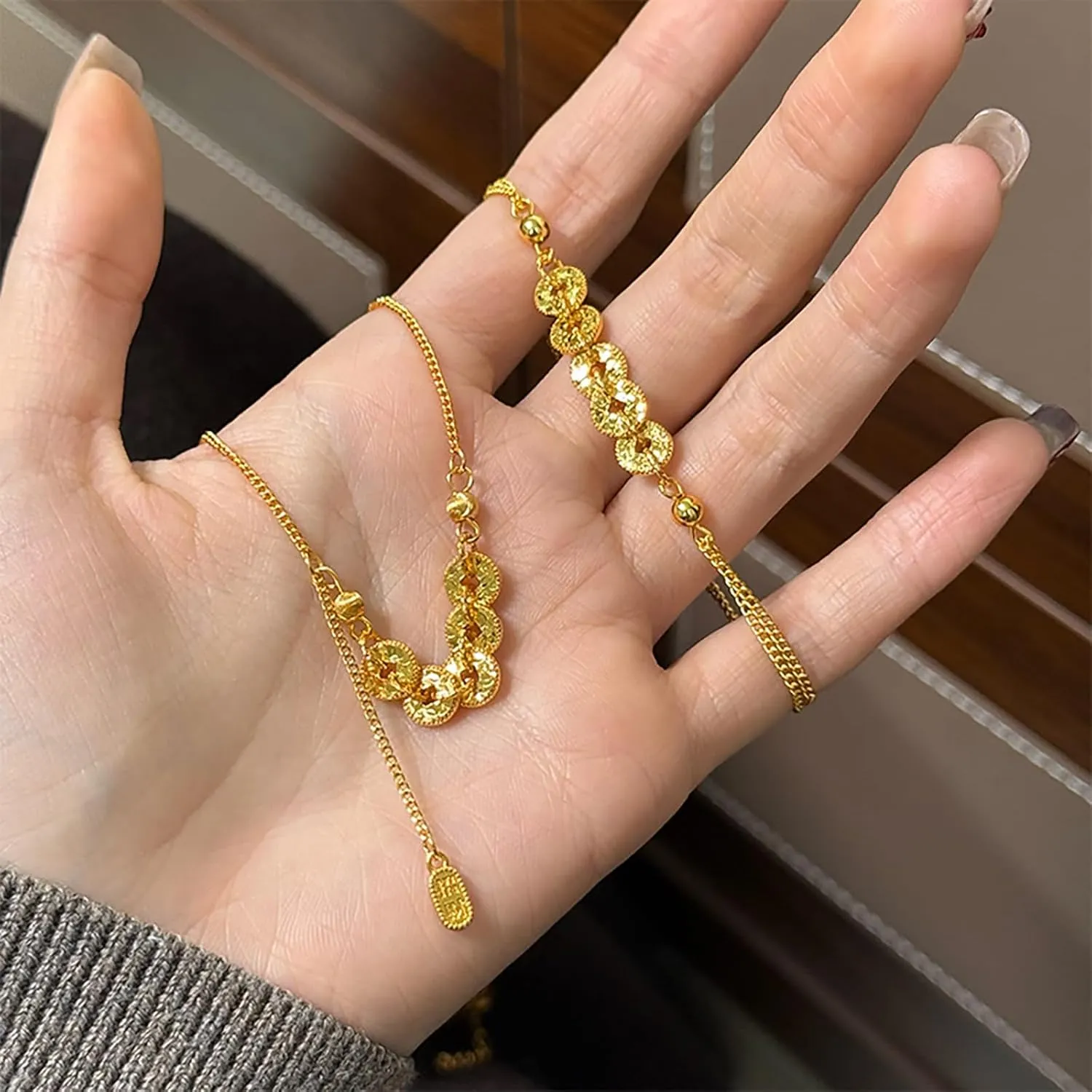 Gift for Friends Mother of Pearl Necklaces for Women Summer Jewelry 18K Gold Accessories Dainty Five Coins/ Shell/ Basketball Pendant Necklace round clamor Collection Green Charm Pendants Adjustable Choker Graduation 