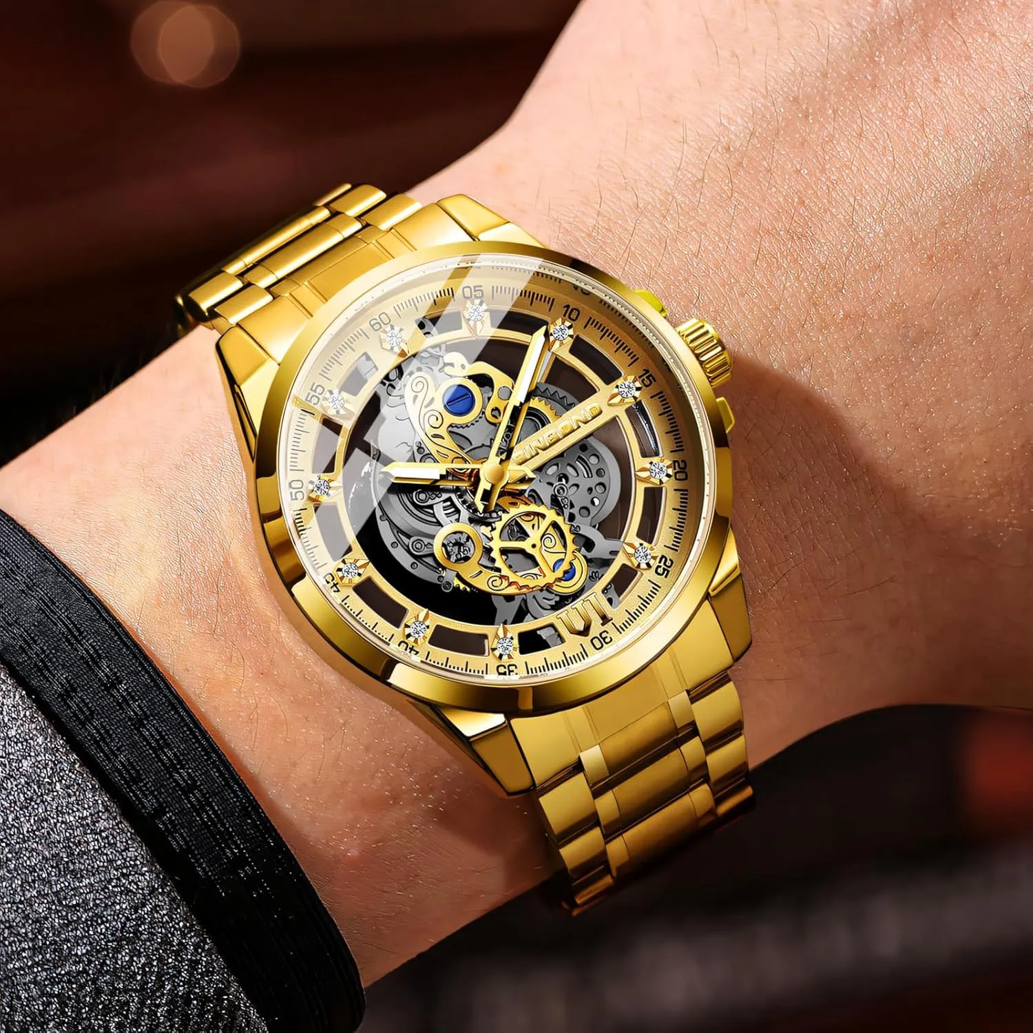 Hollow Quartz Wristwatch Gold Skeleton Retro Men's Watches Waterproof flick Luminous Rhinestone Inlaid Watch Men 
