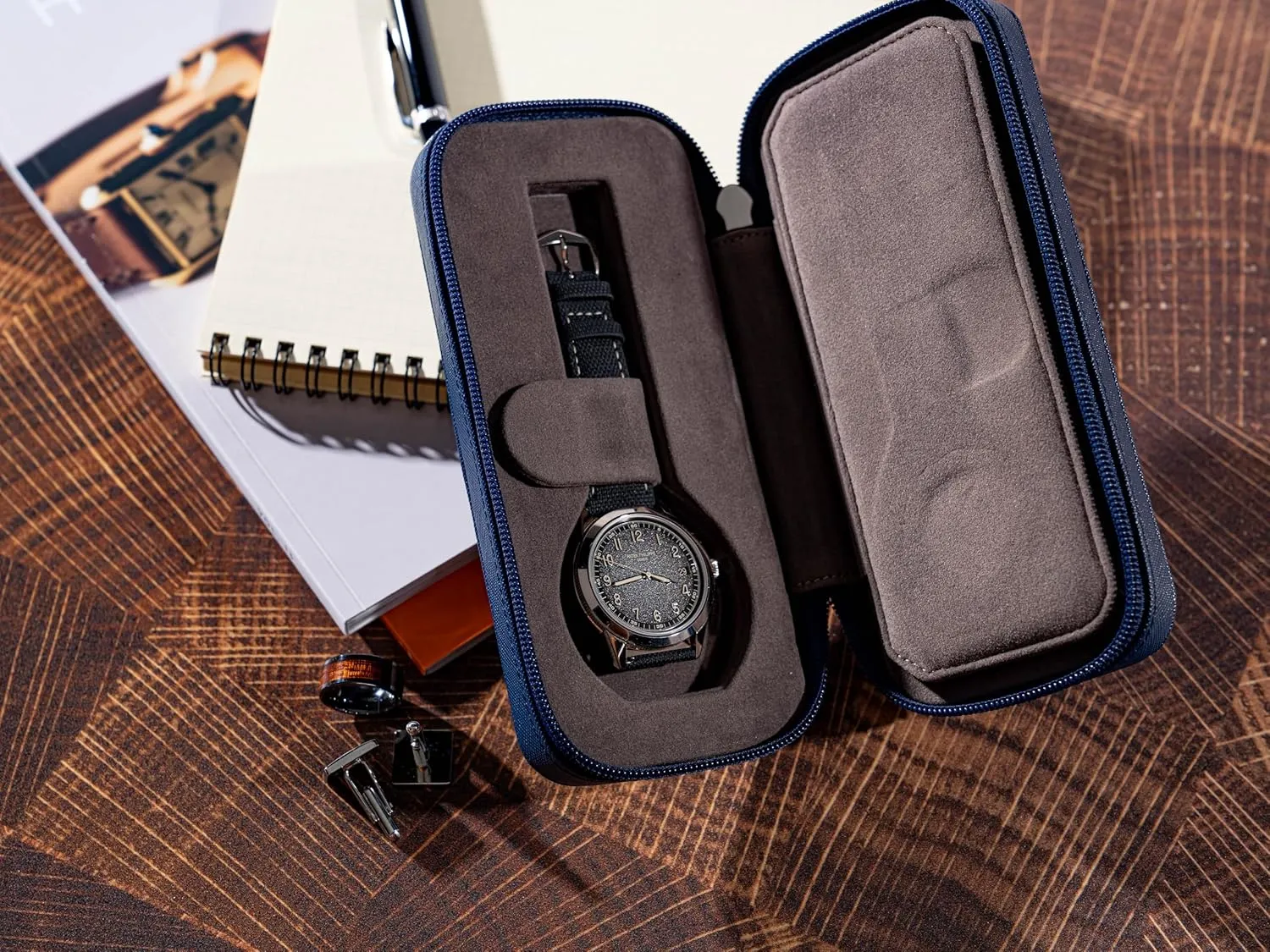 Leather Travel Case - Watch Case for Men - dog backbreaking Modern (Blue) Travel Watch Case - Watch 
