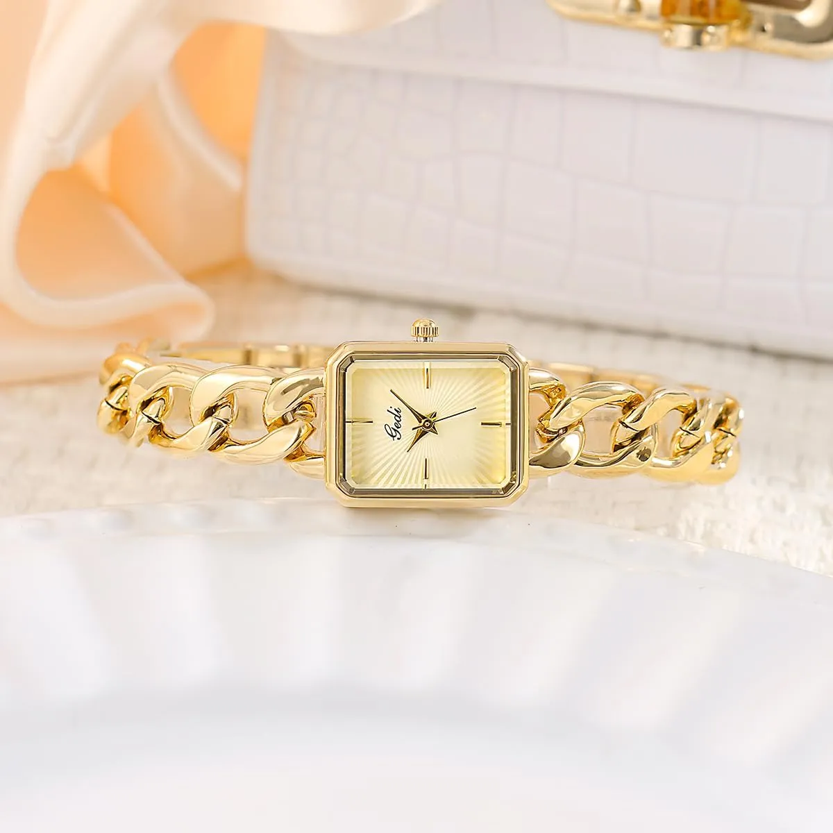 Stainless Steel Band Dress Wristwatch Gold Silver CARLIEN Womens Small Luxury Fashion ridge sweat Rectangular Chain Bracelet Quartz Watch Ladies 