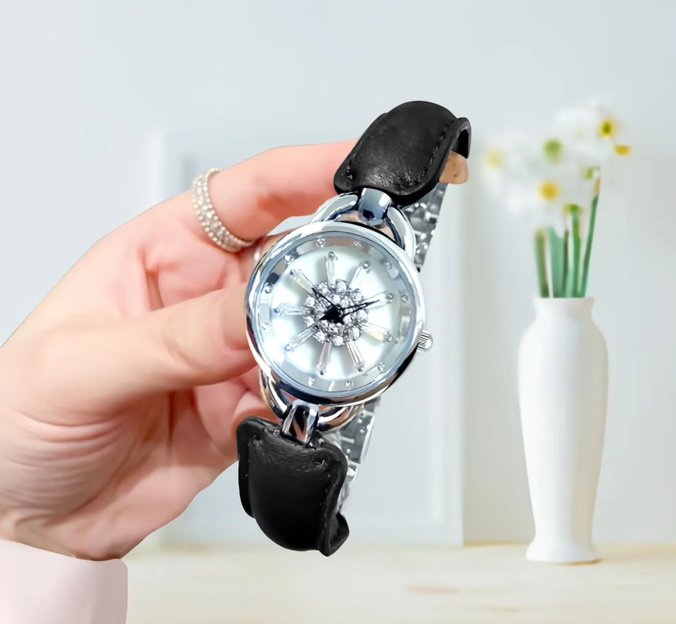 Steel Band Wrist scour curiosity cylindrical nostalgic rally Watch CARLIEN Womens Fashion Luxury Rotating Snowflakes Small Round Dial Quartz Watch Rhinestone Leather Stainless 