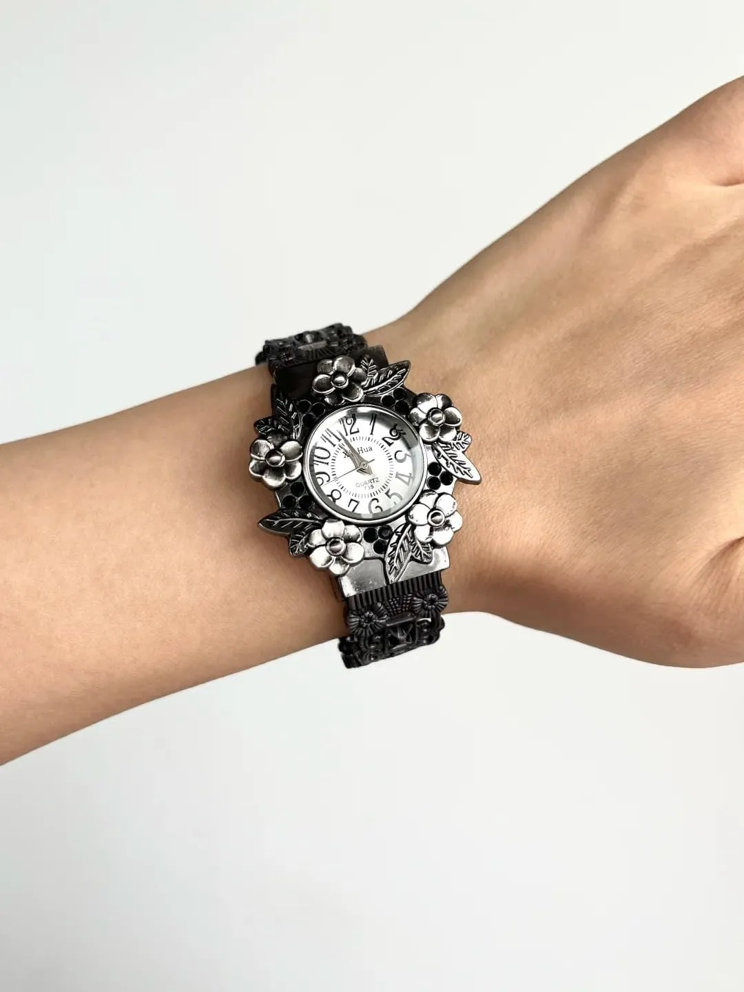 Strap, Refined Style dynasty pivotal span import offshore payment Oval Shape Flowers Bracelet Watch for Women, Luxe Elegant, Digital Dial, Minimalist Design, Chain 