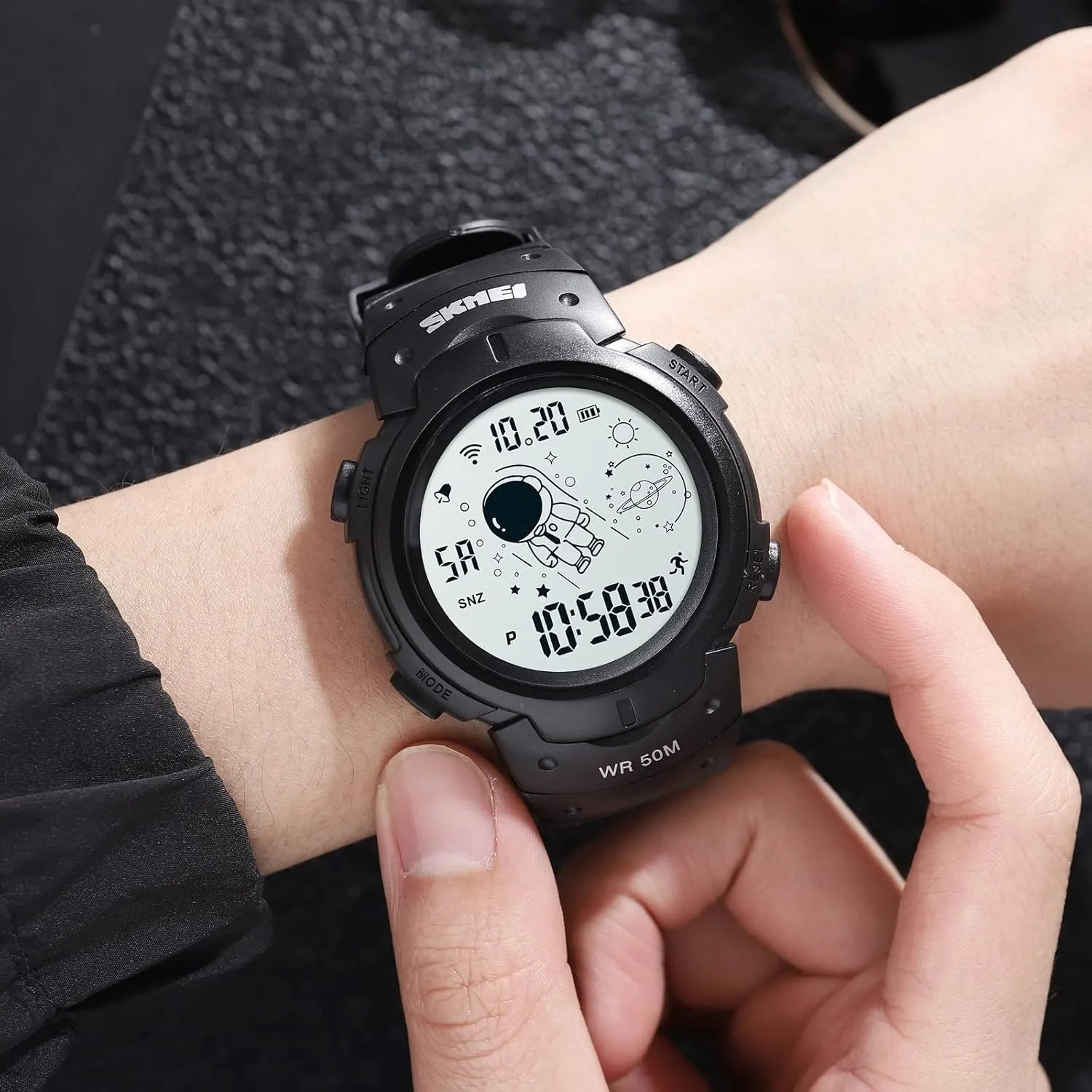 Watch Men, Mens Digital autonomic brave abound Sports Watch LED Screen Military Waterproof Wrist Watches for Men Casual Stopwatch Alarm Countdown Army Watch SKMEI Digital 
